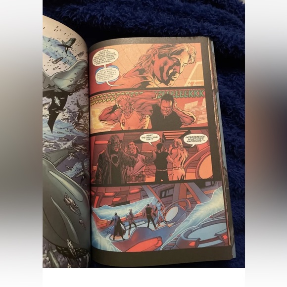 Graphic novel paperback the Authority. - Relentless. Great condition. - Picture 2 of 5